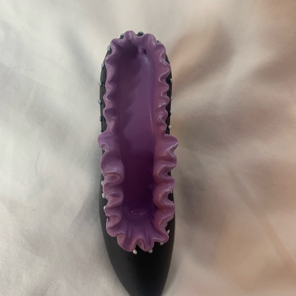 miniature collectible shoe, high heel pump, black with purple ruffle - Picture 6 of 7